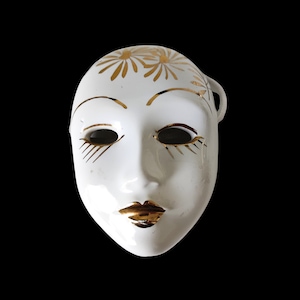 Venetian Wall Mask Porcelain – Hand-Painted Italian Decorative Piece
