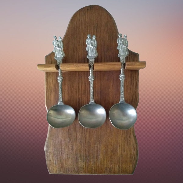 Vintage 3 Slot Collectible Spoon Wooden Display Shelf With Planter 1970s