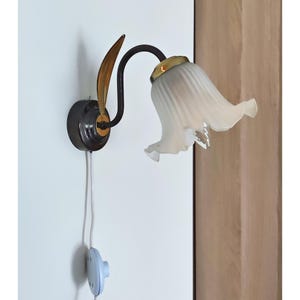 Vintage Art Deco Wall Lamp: Brass Sconce with Frosted Glass Flower Shade