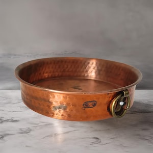 Vintage French Copper Baking Dish: Round Handmade Pan (14 x 3.5cm)