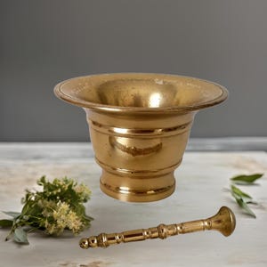 Solid Brass Mortar & Pestle – Spice Grinder – Apothecary Kitchen Tool – Rustic Decor – 1960s Gold Finish