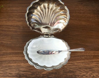 Beurrier vintage en métal argenté en forme de coquillage, poignée complète du couvercle, couteau à beurre, insert en verre, design décoratif, fabriqué en Angleterre