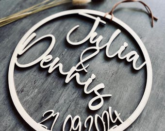 Holzschild mit Namen Hochzeitsgeschenk Türschild Türkranz Holz Loop personalisiert