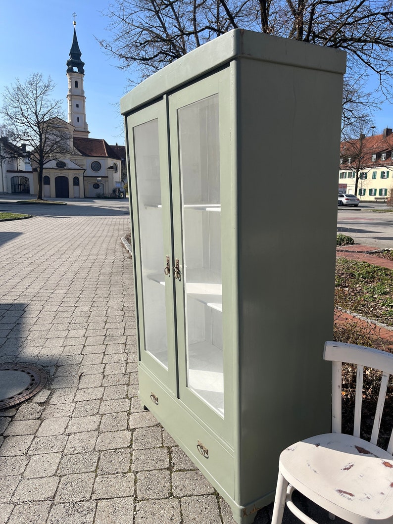 antike Vitrine, Bücherschrank, Küchenschrank, Anrichte, Holzvitrine Bild 2