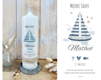 Bougie de baptême « Mathéo » | Voilier | bateau | navire | Croix | coeur | Poisson | vagues | eau | Dire « Dieu nous a donné... » | bleu | vert | rayures