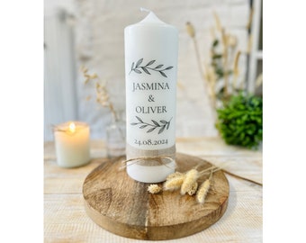 Hochzeitskerze "Jasmina" Olivenzweige | Zweige | Kranz grün minimalistisch schlicht Kalligrafie mit Jute + rustikaler Kordel