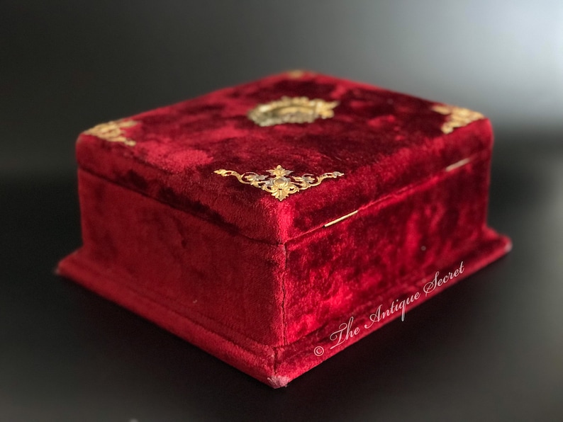 Absolutely beautiful antique 19th century victorian jewelry box in burgundy velvet and bright magenta pink silk in exceptional condition image 7