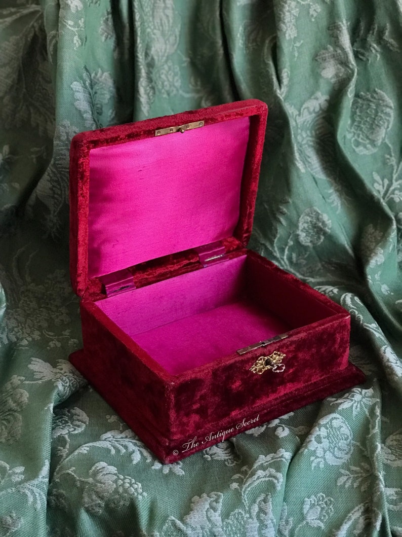 Absolutely beautiful antique 19th century victorian jewelry box in burgundy velvet and bright magenta pink silk in exceptional condition image 2
