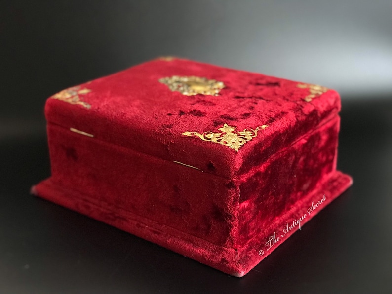 Absolutely beautiful antique 19th century victorian jewelry box in burgundy velvet and bright magenta pink silk in exceptional condition image 6