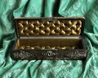 SOLD -Incredible antique 19th century Napoleon glove / jewelry box in brown leather, goldy khaki tufted silk and gorgeous gothique ornaments