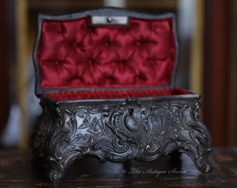 Fabulous and unique antique 19th century French Napoleon III regule jewelry trinket box crimson red tufted silk & lock. Dark Victorian vibes