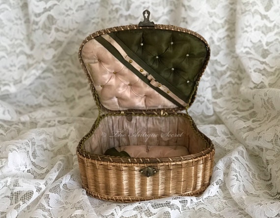 Boîte à Couture Ancienne – Vintage, Occasion, Parfaite Pour Collectionneurs Ou Décoration