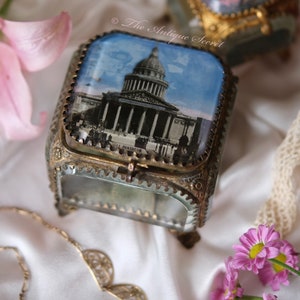 Exquisite and rare French 19th century antique jewelry trinket reliquary box in brass, beveled glass and green tufted silk Paris Pantheon
