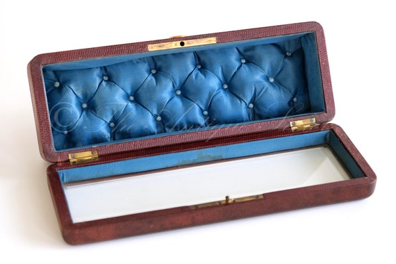 Fabulous antique Victorian jewelry glove box in b… - image 3