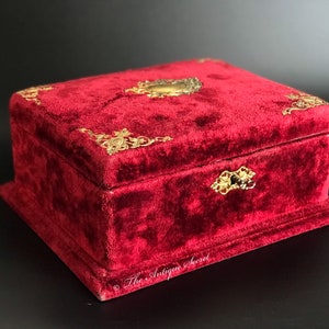 Absolutely beautiful antique 19th century victorian jewelry box in burgundy velvet and bright magenta pink silk in exceptional condition image 5