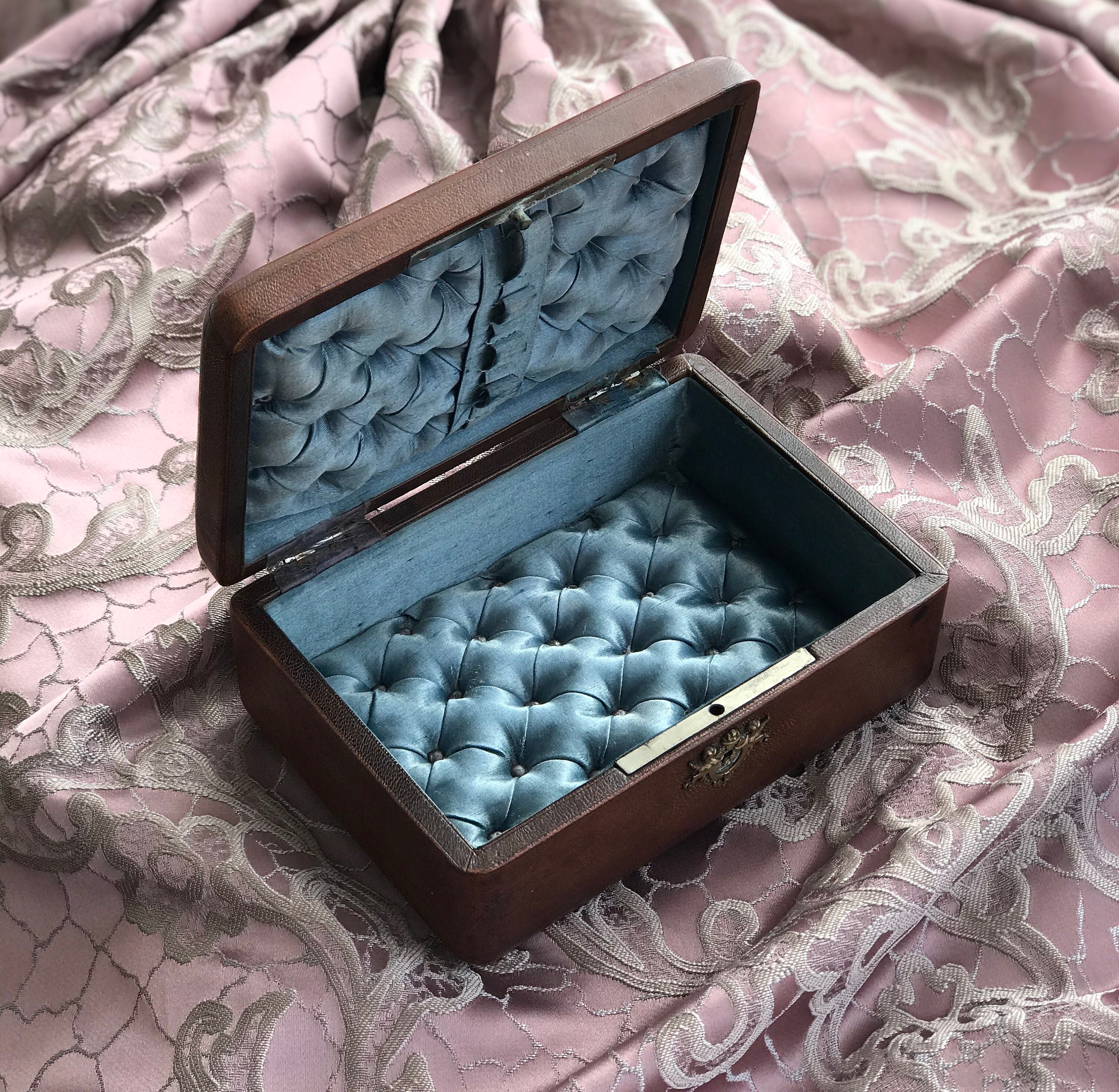 Beautiful Antique Napoleon III Sewing / Jewelry Box in Brown