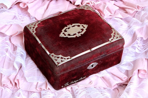 Vintage Elegant Velvet Jewelry Box Set of 8 Colorful Amazon.com: Hipiwe Metal Decorative Jewelry Box Vintage  main image 3