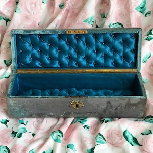 Beautiful victorian Napoleon III glove box in mint blue velvet and turquoise blue tufted silk