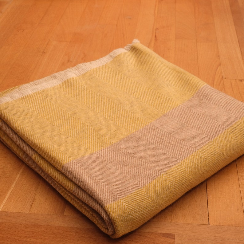 Cashmere blanket gray white with high quality cashmere 120 x 250 cm hand-woven from Nepal 02 Gelb gestreift