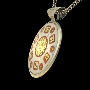 Beautiful Buddhist amulet from Nepal, colorful, round, with OM symbol, sun and mantra, double-sided image 6