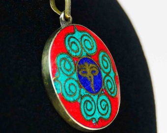 amulette colorée pendentif coloré rond a62