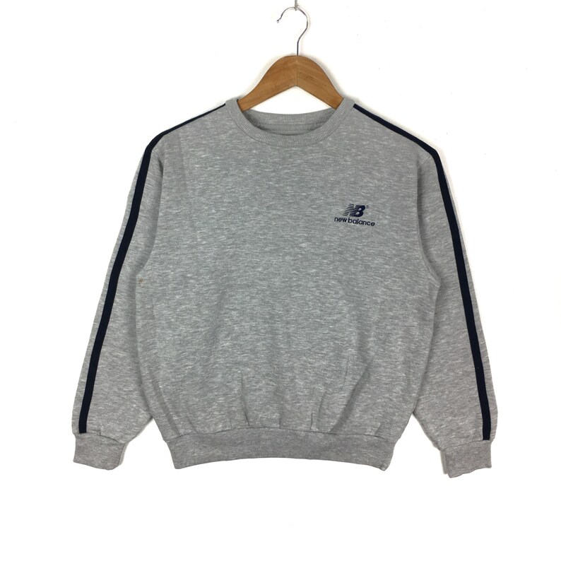 basic logo jumper