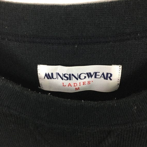 Vintage 90s Munsingwear Sweatshirt Big Logo Embro… - image 4