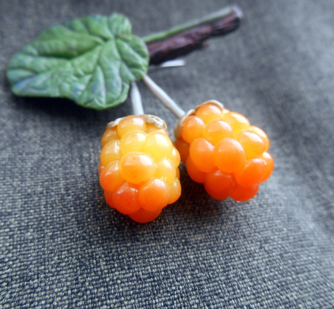 Small cloudberry pin brooch cute cardigan brooch oversize