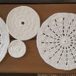 Study In Circles Table Runner CROCHET PATTERN image 4