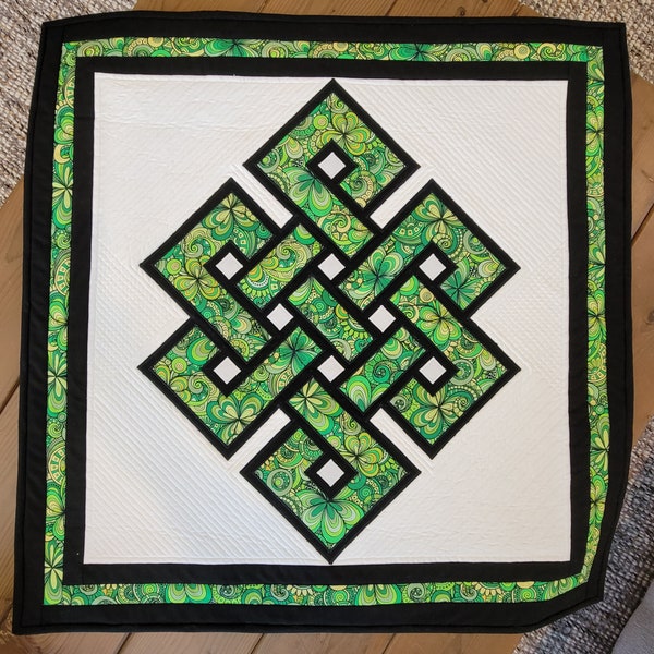 Celtic Knot Quilted Wall Hanging Pattern | Mini Quilt | Raw Edge Applique Quilt