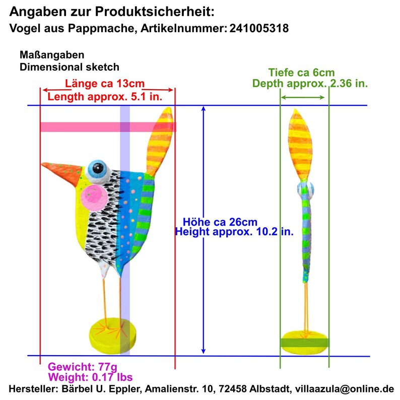nfografik zur Vogel Figur Pappmaché mit genauen Maßen und Produktsicherheitsangaben. Die Skulptur hat eine Höhe von ca. 26 cm, eine Länge von ca. 13 cm und eine Tiefe von 6 cm. Das Gewicht beträgt 77 g. Sichtbar sind die Artikelnummer 241005318 sowie zweisprachige Maßangaben (Deutsch/Englisch). Wichtige Information für Sammler und zur Rückverfolgbarkeit des handgefertigten Fantasievogel-Unikats von VillaAzula.