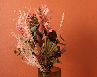 large bouquet of dried flowers pink, dry bouquet, dried flower bouquet, eucalyptus, lagurus, straw flower