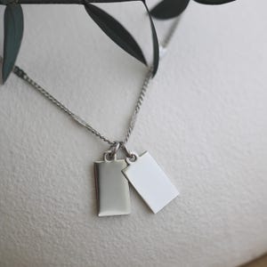 Personalisierte Namenskette mit Gravur Rechteck-Anhänger • Familienkette • Mutter-Kind Kette • Partnerkette • Wasserfest & Edelstahl