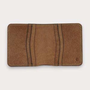 Slim Vertical Leather Wallet – Handmade – 6 Card Slots with Cash Pocket – Custom & Compact Gift for Him – Bean