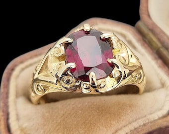 Antique 15ct Yellow Gold Garnet Solitaire Dress Ring