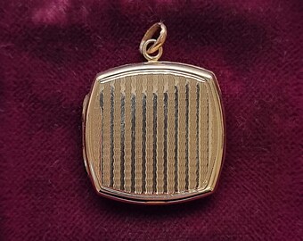 Vintage 9ct Yellow Gold Cushion Shaped Locket, Hallmarked Chester 1940