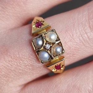 Victoriaanse 18kt geelgouden ring met parel, robijn en diamant, circa 1890