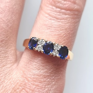 Vintage 18ct Gold Sapphire and Diamond Seven Stone Ring