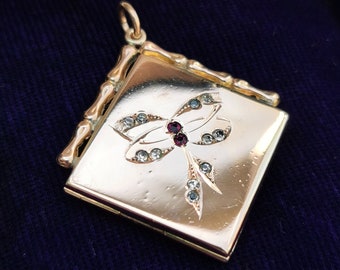 vintage 1950s beautiful butterfly insect necklace pendant piece kitsch boho summer wardrobe