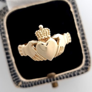 Vintage 9ct Gold Claddagh Ring