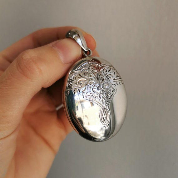 Victorian Silver Oval Aesthetic Locket