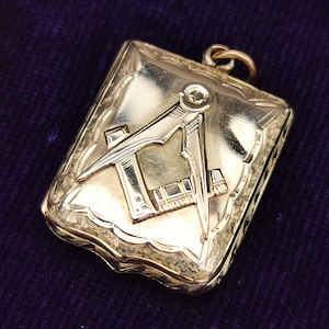 Antique 9ct Gold Back & Front Masonic Shield Locket