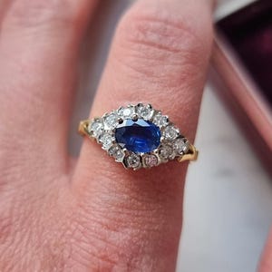 Vintage 18ct Yellow & White Gold Sapphire and Diamond Cluster Ring modelled on the index finger