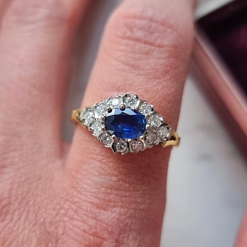 Vintage 18ct Yellow & White Gold Sapphire and Diamond Cluster Ring modelled on the index finger