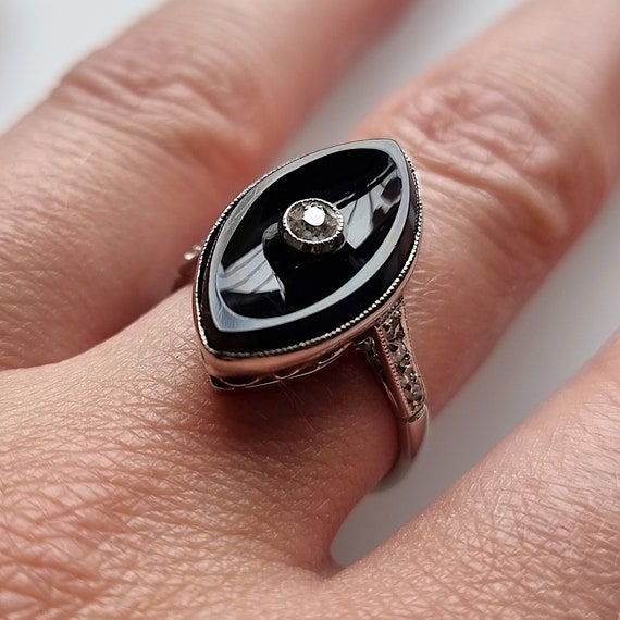 Bague Vintage Forme Navette Avec Onyx - Bijou Fantaisie Argenté (Occasion)