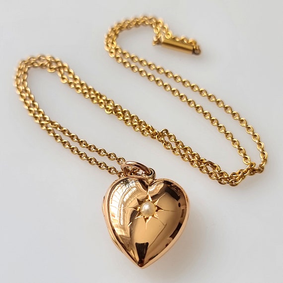 Antique 15ct Gold Pearl Heart Locket with Chain - image 3
