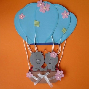Passeio de balão de papelão com imagem de janela