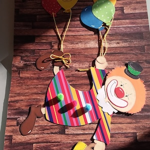 Raamfoto kartonnen clown met ballonnen
