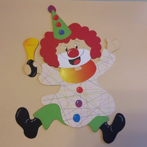 Image de fenêtre fête de clown en carton