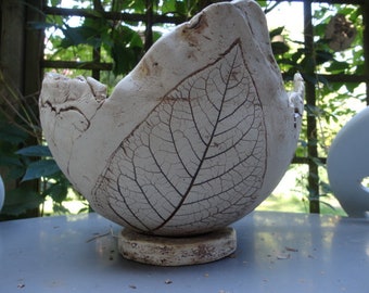 Ceramic bowl, food safe, 2 liter, leaf bowl